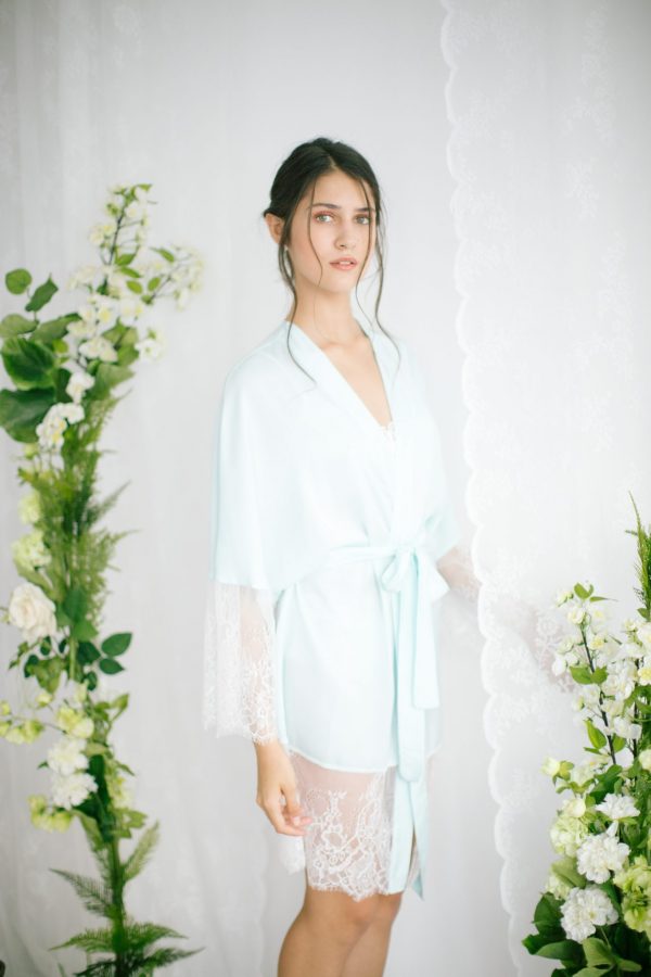 Claire Short Silk Satin Robe Mint